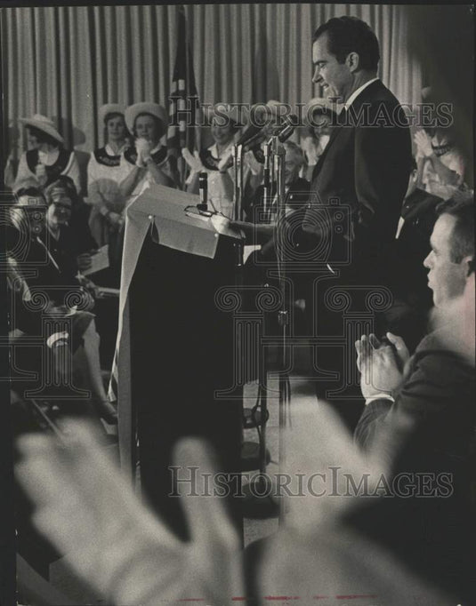 1964 Former Vice-President Nixon during a Milwaukee campaign swing - Historic Images