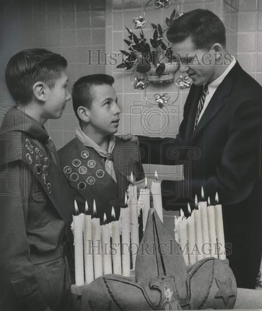 1958 Tony Kubek met with two athletes from St. Joseph's orphanage - Historic Images