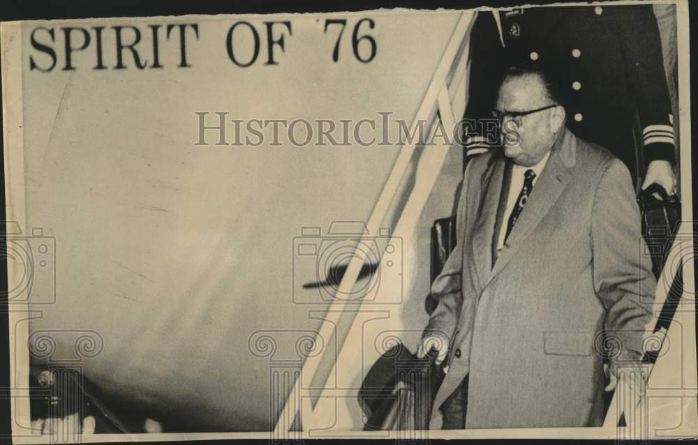 1972 FBI Chief J. Edgar Hoover, 77 years old today, returns to D.C. - Historic Images