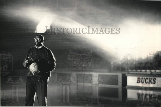 1988 Forme Milwaukee Buck Basketball Player Bob Lanier - Historic Images