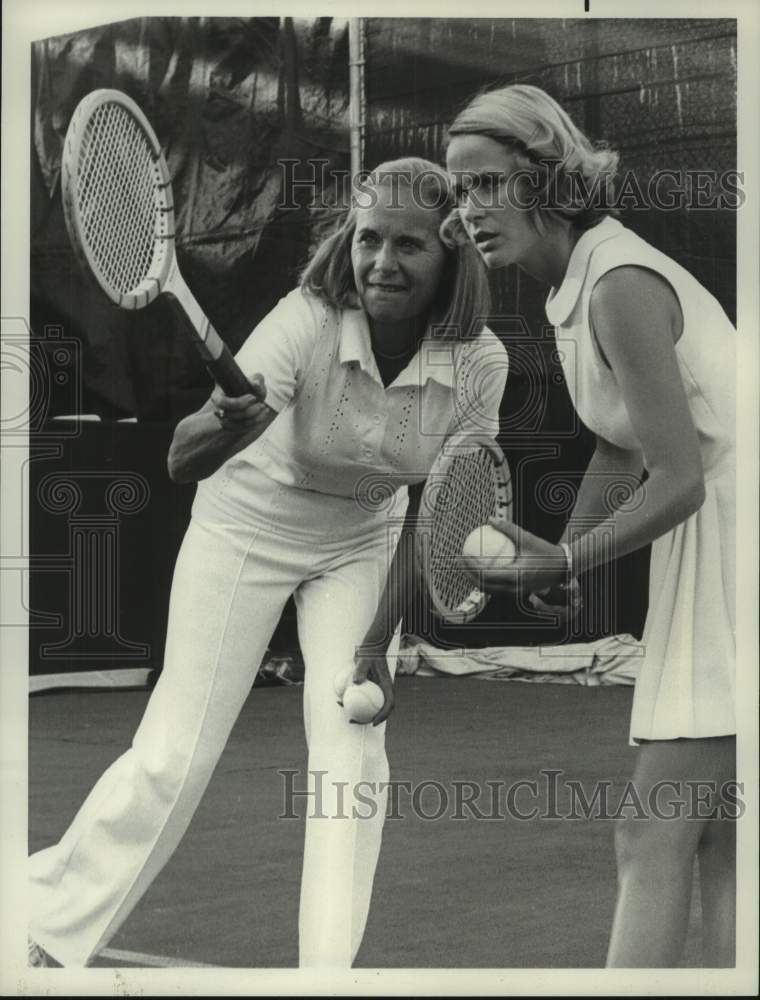 1980 Press Photo Nancy Chaffee Kiner and Glynnis O'Connor starred in "Little Mo" - Historic Images
