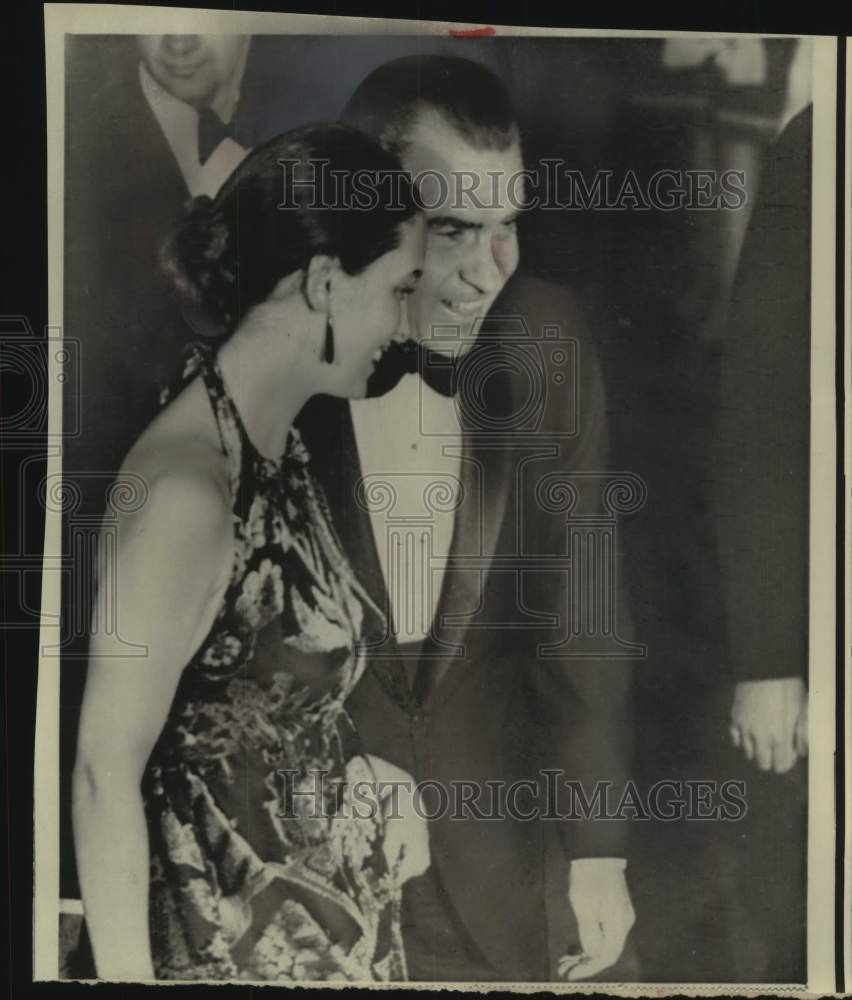 1972 Press Photo President Richard Nixon, Mrs. Pierre Trudeau, opera in Ottawa- Historic Images