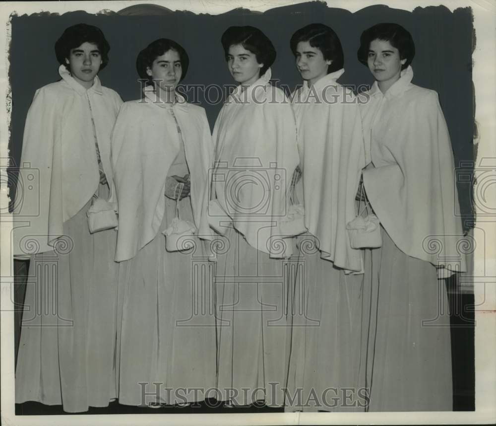 1950 Press Photo Dionne Quintuplets at dress rehearsal at Waldorf-Astoria. - Historic Images