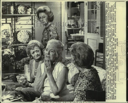 1971 Press Photo Hollywood-Cast of TV movie, "Do Not Fold, Spindle or Mutilate" - Historic Images