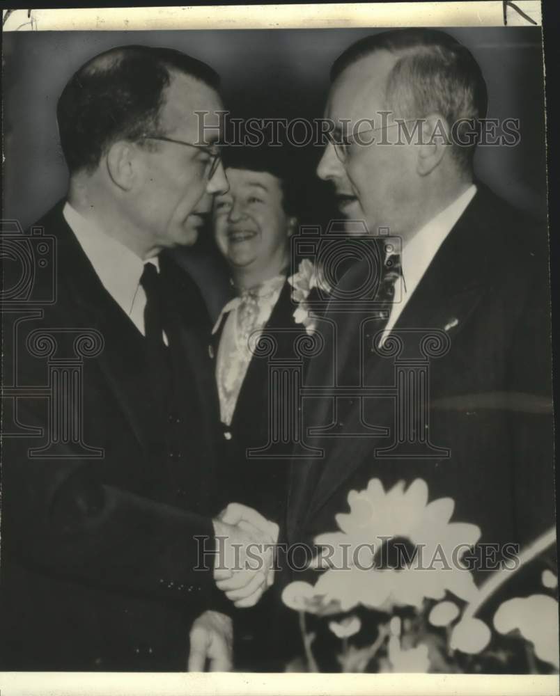 1936 Governor Alfred Landon with Colonel Theodore Roosevelt, Jr. - Historic Images