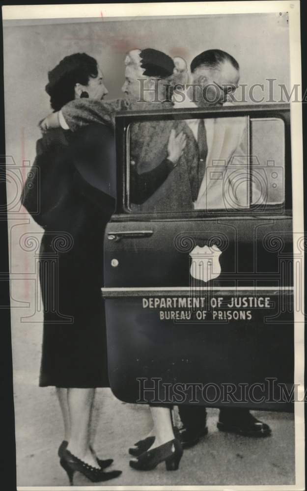 1961 Mildred Gillars, greeted by her sister, Mrs. E.E. Nieminen - Historic Images