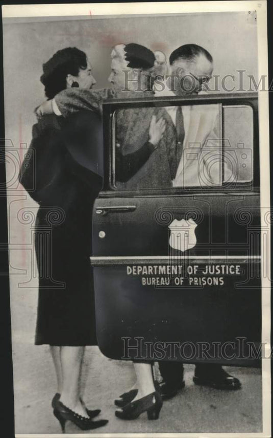 1961 Mildred Gillars, greeted by her sister, Mrs. E.E. Nieminen - Historic Images