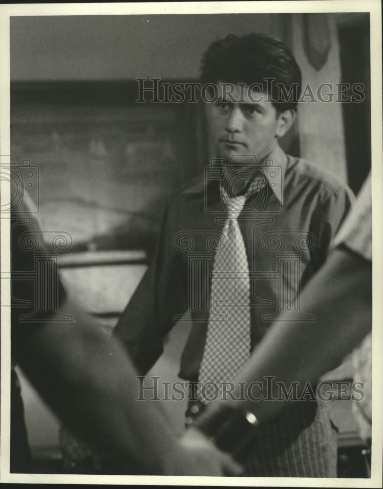 1974 Press Photo Martin Sheen stars in &quot;The Crime of Innocence.&quot; - Historic Images