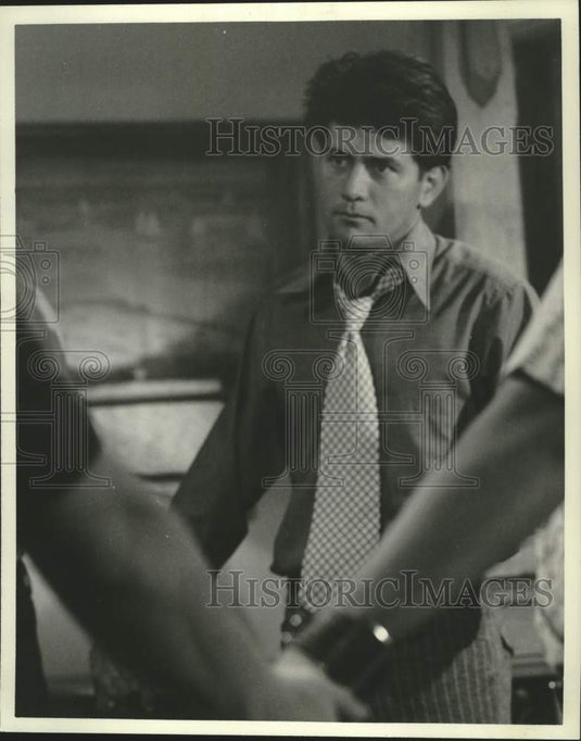 1974 Press Photo Martin Sheen stars in "The Crime of Innocence." - Historic Images