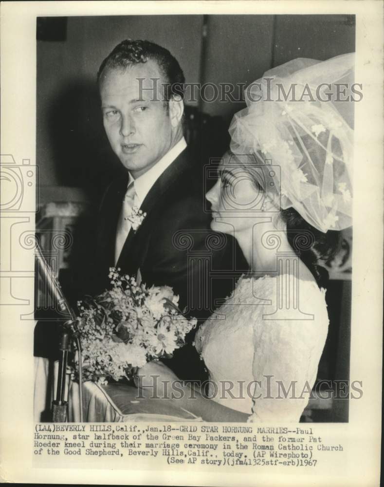1967 Press Photo Packer Paul Hornung & Pat Roeder at their wedding in California - Historic Images