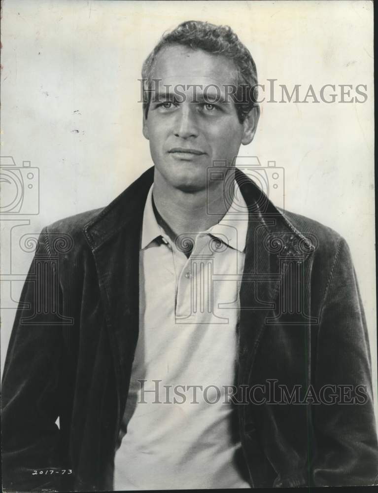 1971 Press Photo Paul Newman takes it easy between races on the set of &quot;Winning&quot; - Historic Images