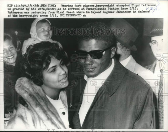 1961 Press Photo Heavyweight Boxing Champion Floyd Patterson & his wife Sandra - Historic Images