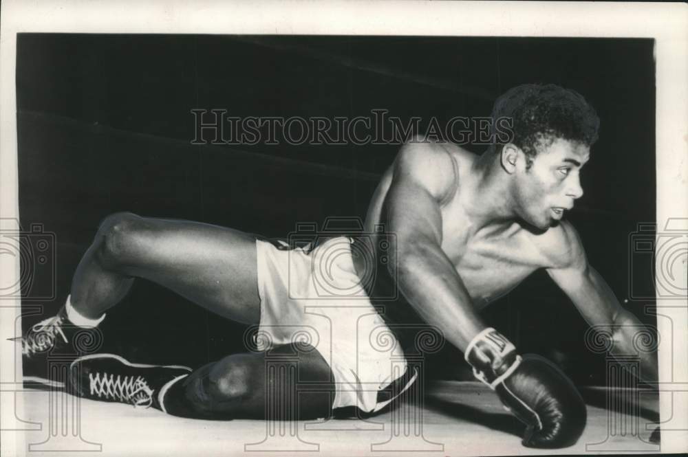 1964 Press Photo Floyd Patterson and Jacques Royer in Boxing Match New York - Historic Images