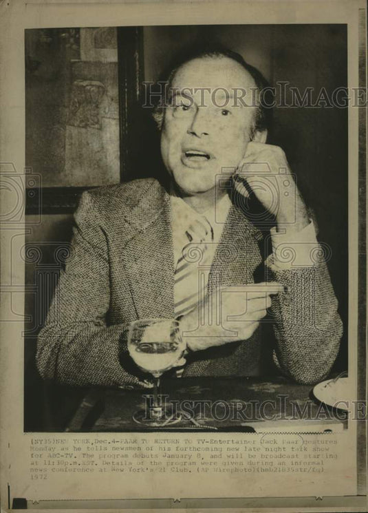 1972 Entertainer Jack Paar at a news conference, New York - Historic Images