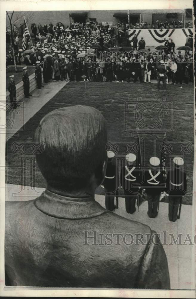 1965 statue of the late President John F. Kennedy, McKeesport, PA - Historic Images