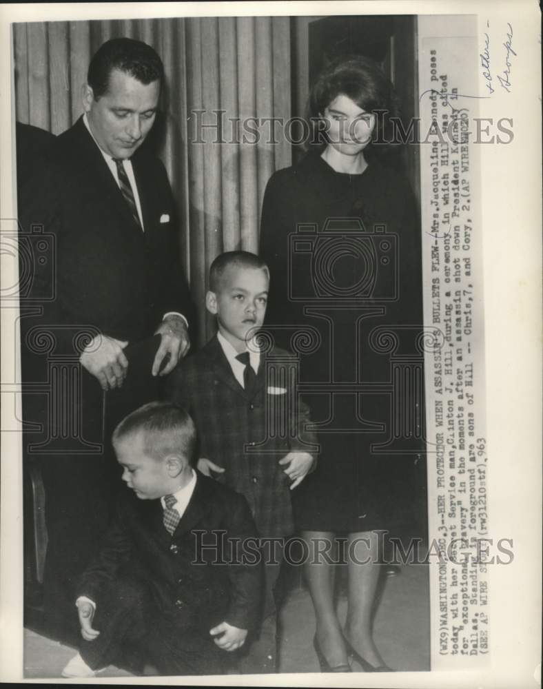 1963 Press Photo Jacqueline Kennedy, her children &amp; secret service, Washington - Historic Images