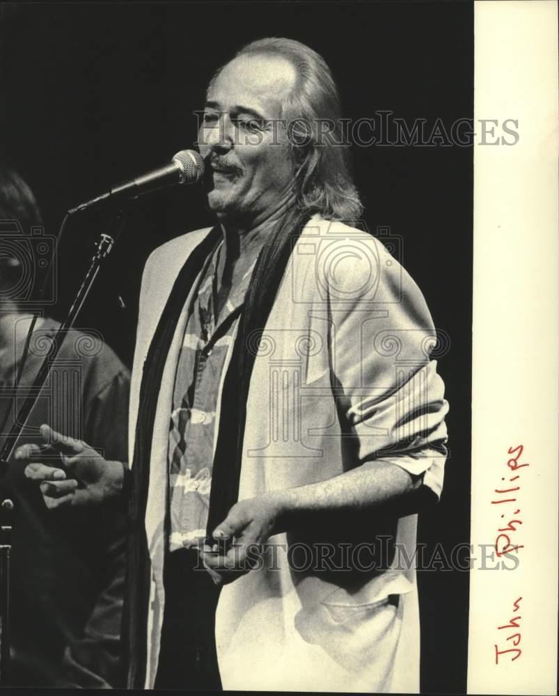 1985 Press Photo John Phillips, Band Member of &quot;The Mamas &amp; The Papas&quot; singing - Historic Images