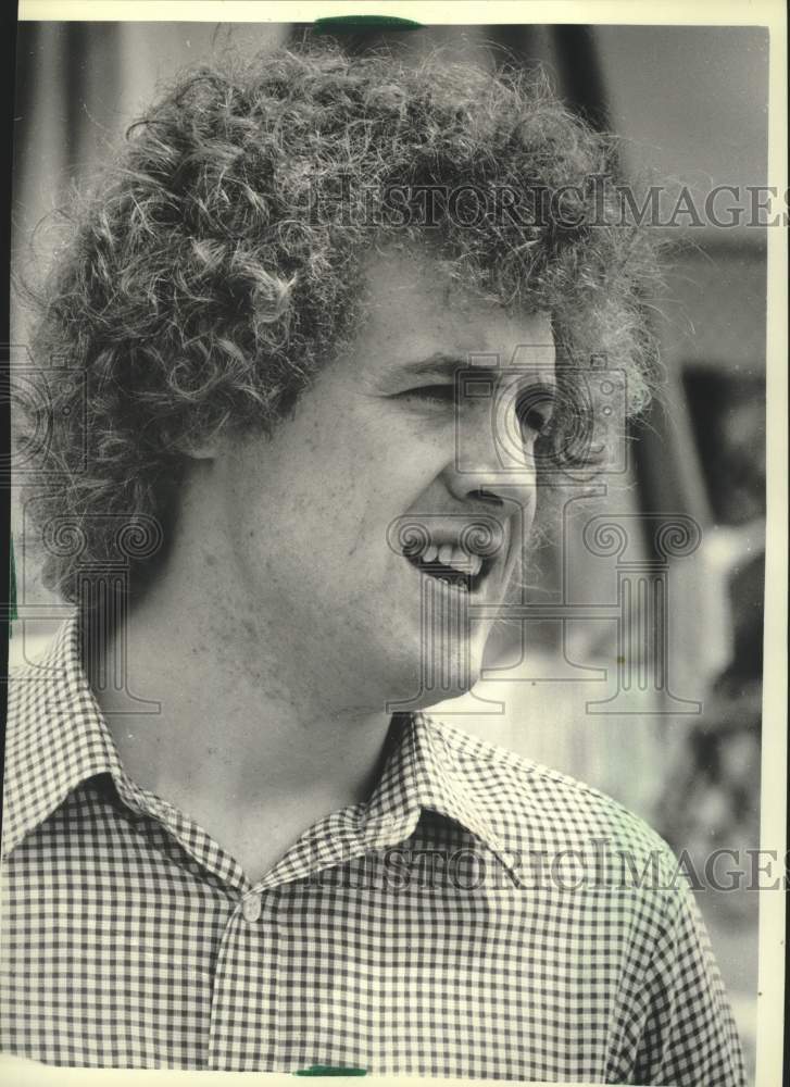 1981 Press Photo Stock Car Auto Racer Rusty Wallace Speaking At State Fair Park - Historic Images