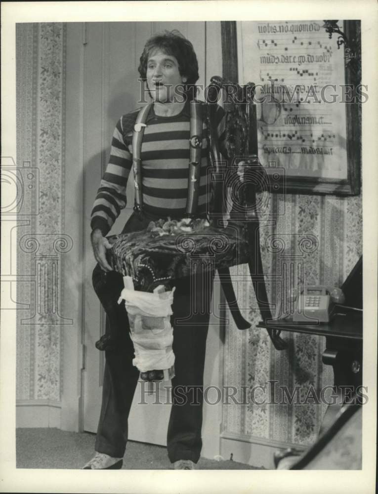 1979 Press Photo US Comedian &amp; Actor Robin Williams as Mork in &quot;Mork &amp; Mindy&quot; - Historic Images