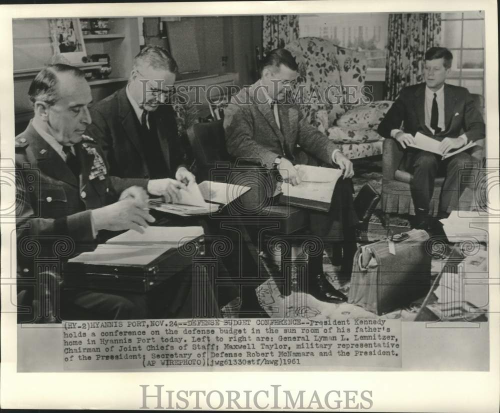 1961 Press Photo President John Kennedy, Defense Budget conference, Hyannis Port - Historic Images