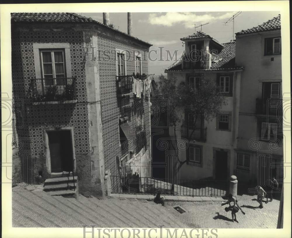 1986 Press Photo Streets and houses in Lisbon&#39;s Alfama - Historic Images