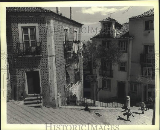 1986 Press Photo Streets and houses in Lisbon's Alfama - Historic Images