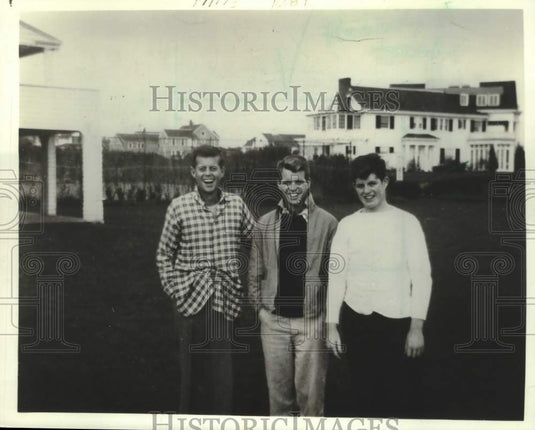 1983 Press Photo The young Kennedy Brothers, photo from "A Hero for Our Time" - Historic Images