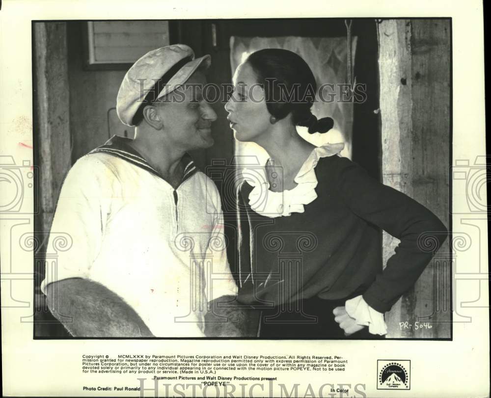 1980 Press Photo Actors Robin Williams & Shelley Duvall in "Popeye" - Historic Images