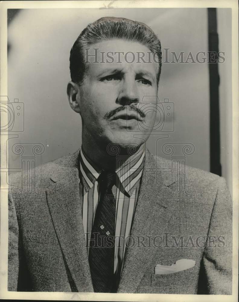 1957 Press Photo Ozzie Nelson in &quot;The Adventures of Ozzie and Harriet&quot; - Historic Images
