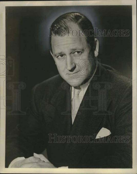 1959 Press Photo Eddie Mayeoff at the Fred Miller Theatre, Milwaukee - Historic Images