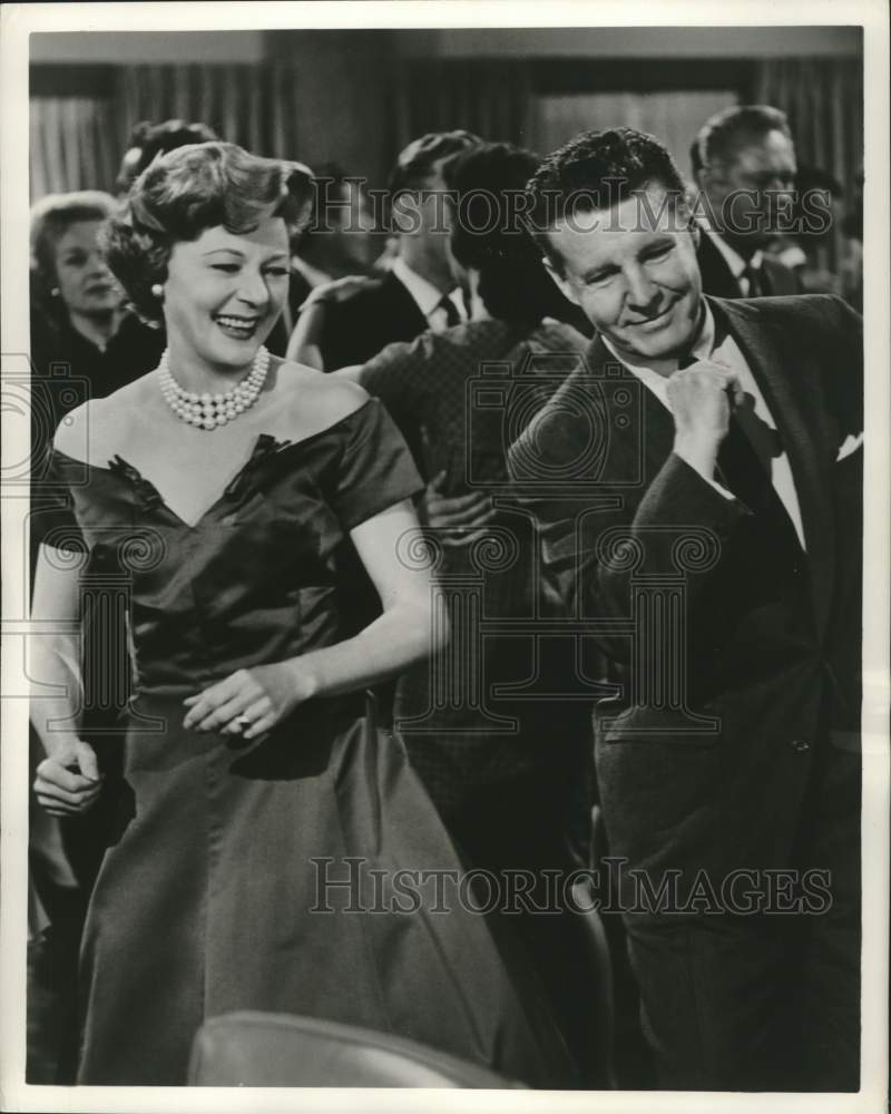 1961 Press Photo Annual Premiere Of "The Adventures of Ozzie And Harriet" Nelson - Historic Images