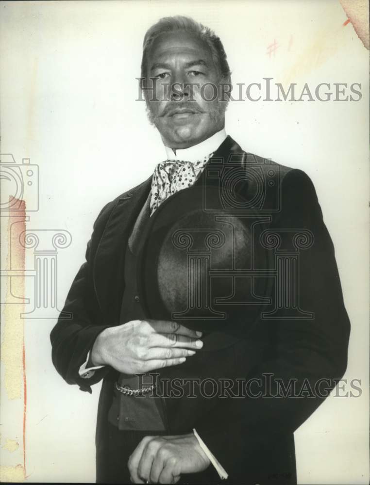 1969 Press Photo George Kennedy is Axel P. Johanson in &quot;Gaily, Gaily&quot; - Historic Images