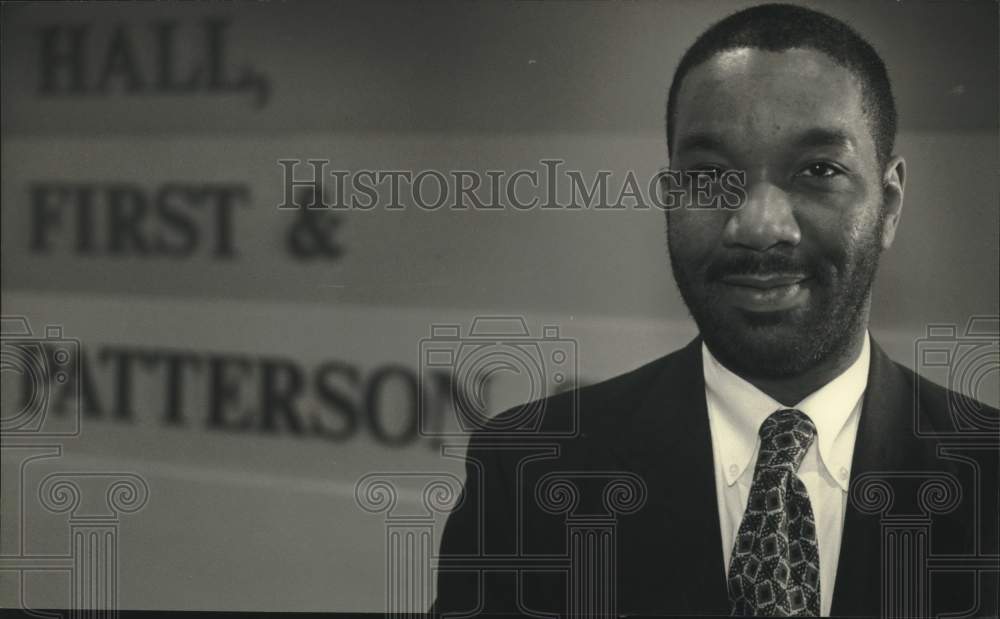 1993 Press Photo James H. Hall Jr. partner of Hall, First &amp; Patterson, Milwaukee - Historic Images
