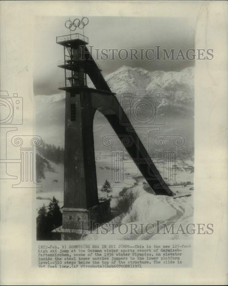 1951 Press Photo High ski jump at  Garmisch-Partenkirchen resort, Germany - Historic Images