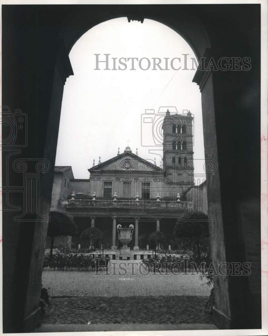 1959 Press Photo Rome's Santa Cecilia Church Which Dates To The 5th Century - Historic Images