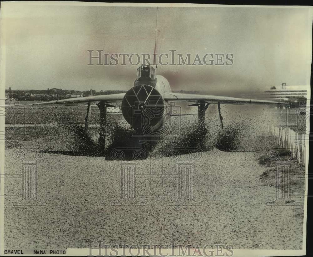 1966 Press Photo British Lightning jet at Farnborough, England runway- Historic Images