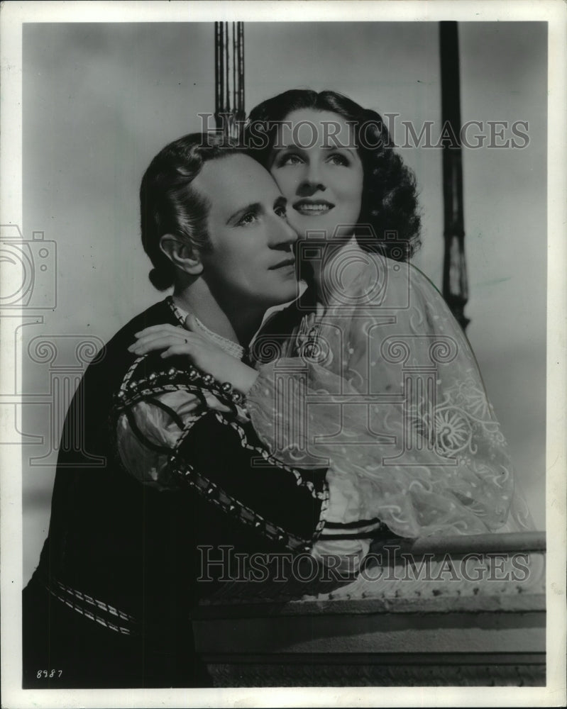 1940 Press Photo Norma Shearer and Leslie Howard Acting In &quot;Romeo and Juliet&quot;- Historic Images