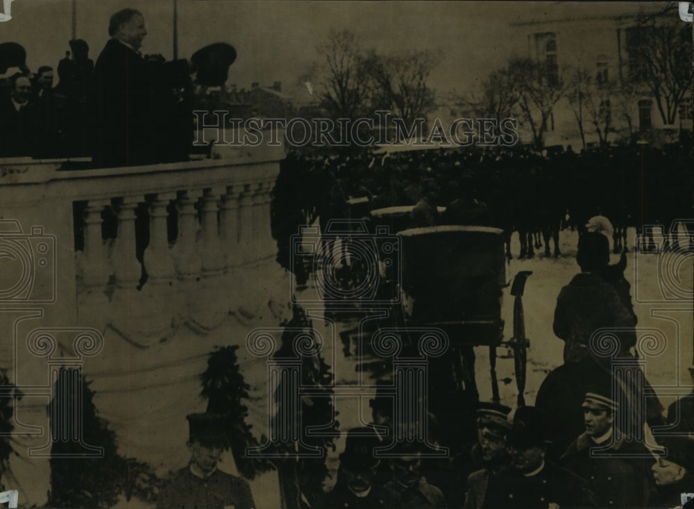 1909 Press Photo President William Taft Acknowledges Crowd At Inaugural Address- Historic Images