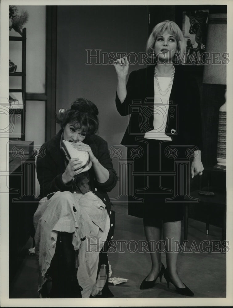 1965 Actresses Lucille Ball and Ann Southern On &quot;The Lucy Show&quot;-Historic Images