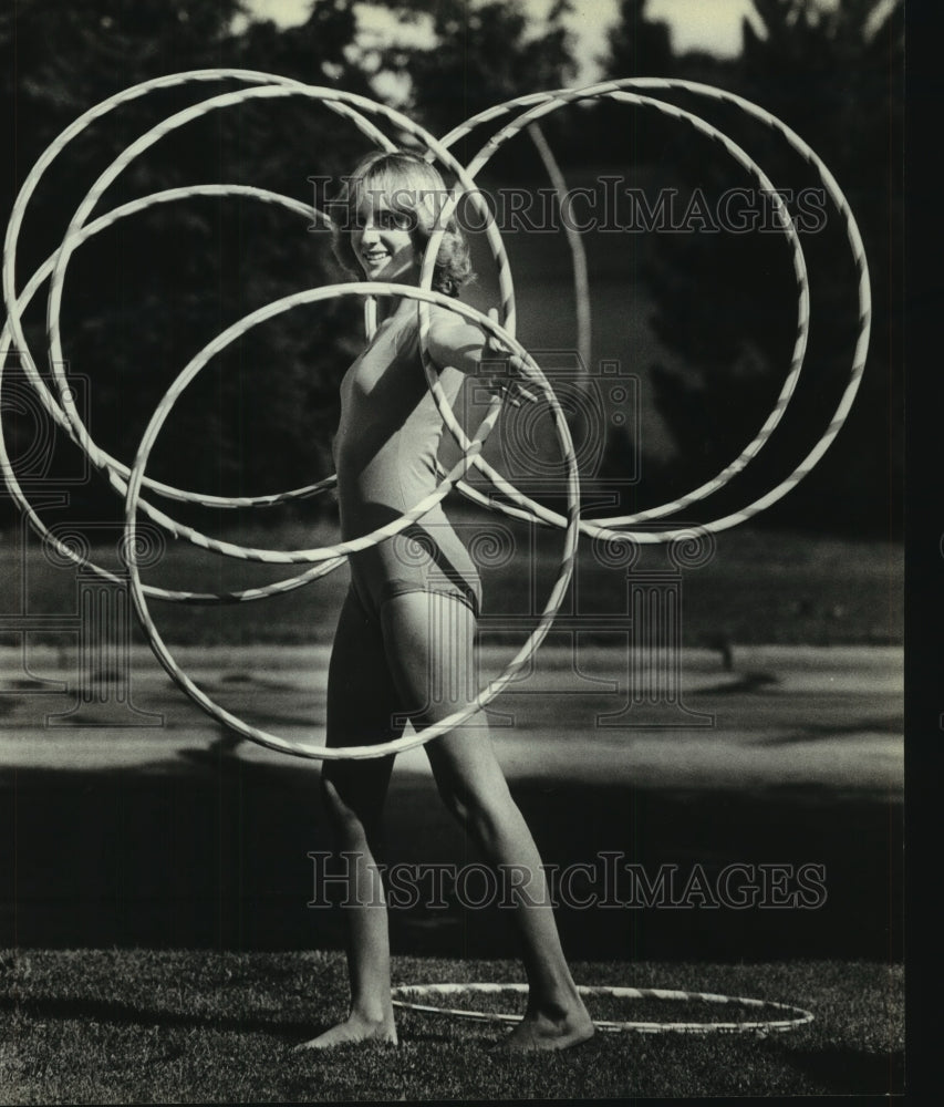 1979 Press Photo Sharon Burditt Wisconsin Hula Hoop Champ - mjz04212- Historic Images