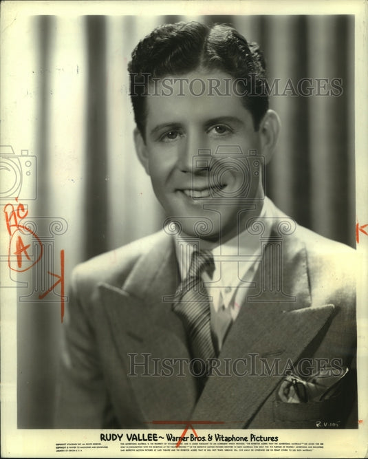 1938 Press Photo Rudy Vallee, 60, returns to Broadway after semiretirement - Historic Images