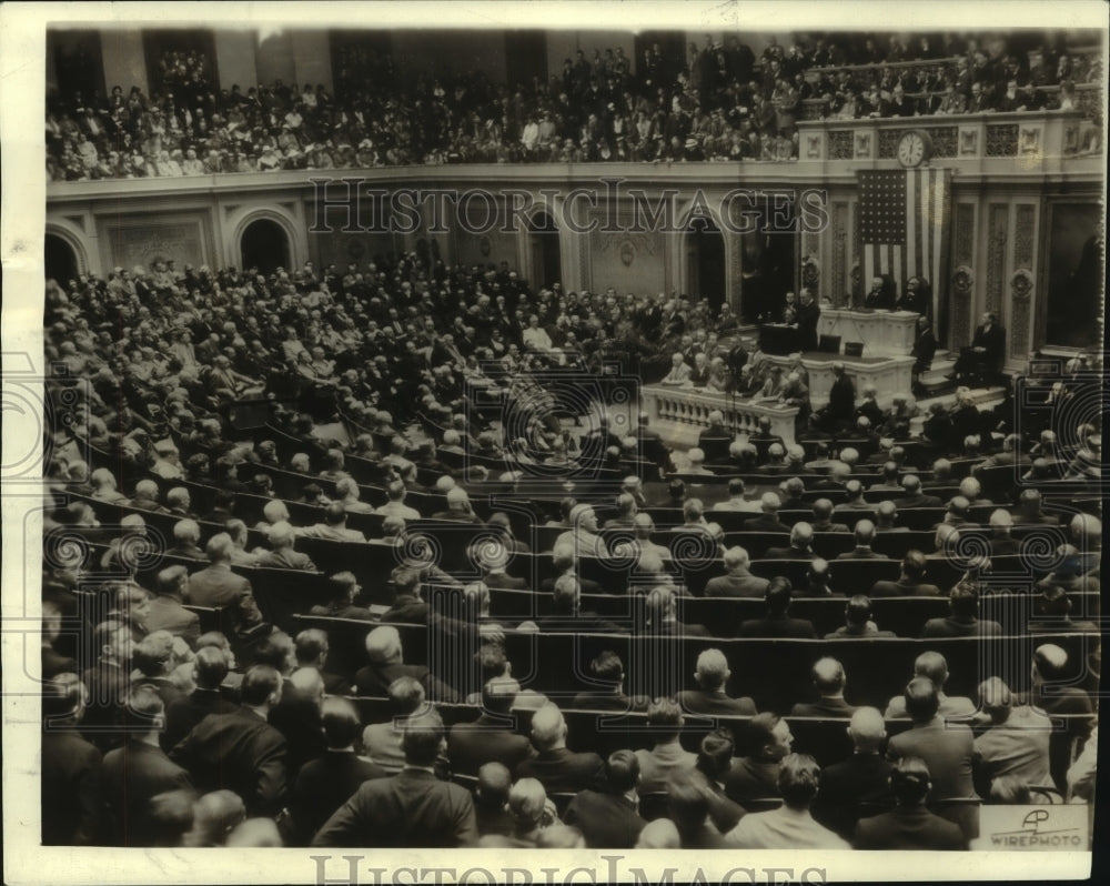 1935 View of joint session of congress as President Roosevelt spoke - Historic Images