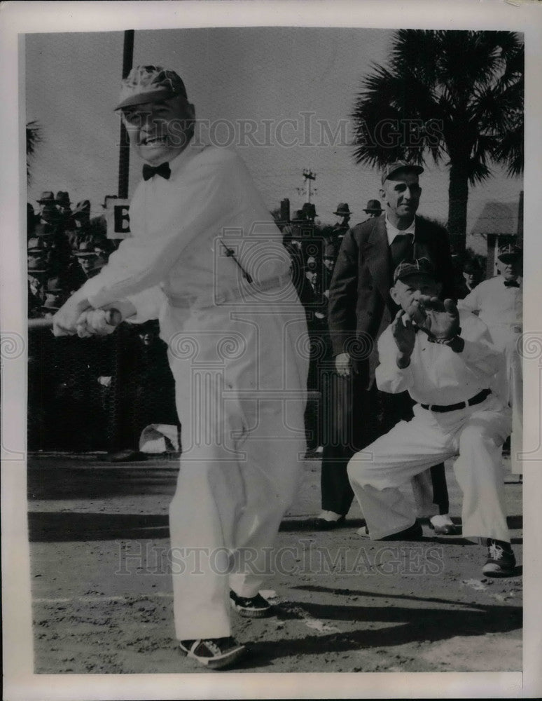 1941 Cleveland Indians Manager Roger Peckinpaugh - Historic Images