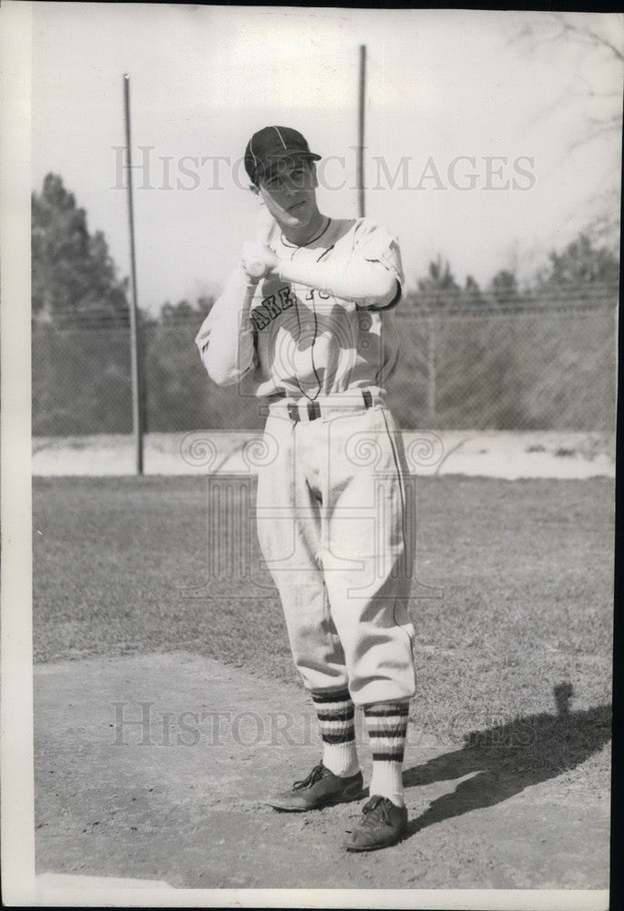 Senior Third Baseman Tallie Dupree - Historic Images