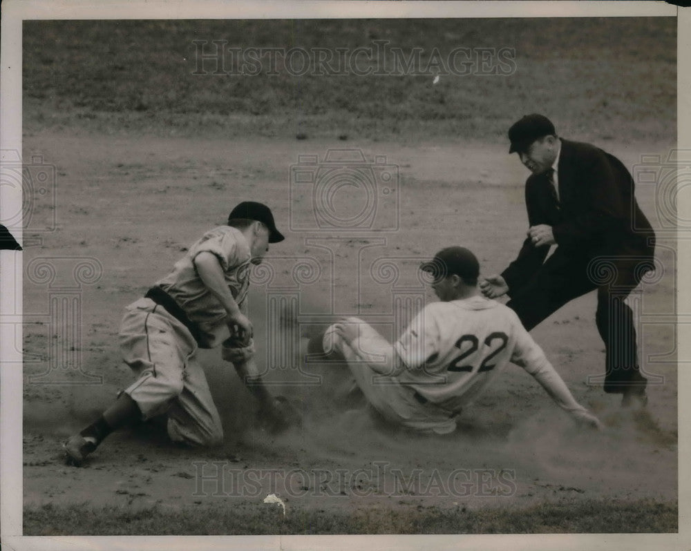 1938 Cissell of the Giants Safe at 2nd - Historic Images