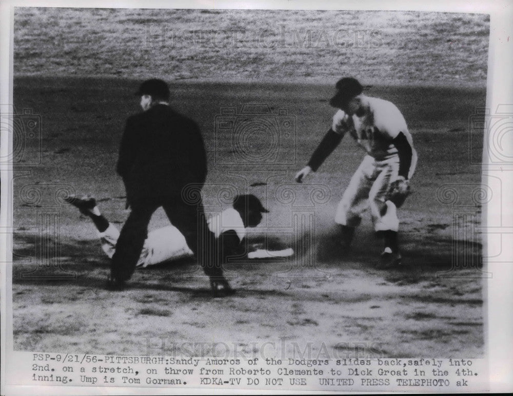 1956 Press Photo Sandy Amoros Of The Dodgers Slides Safely Back To 2nd Base-Historic Images