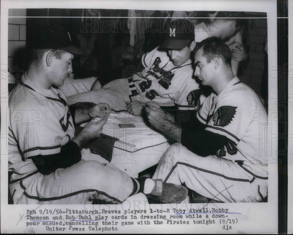 1956 Press Photo Braves Players Play Cards In Dressing Room During Rain - Historic Images