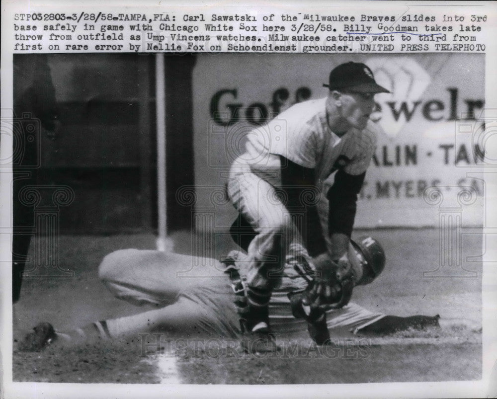 1958 Press Photo Milwaukee Braves Carl Sawatski Sliding Into 3rd Base - Historic Images