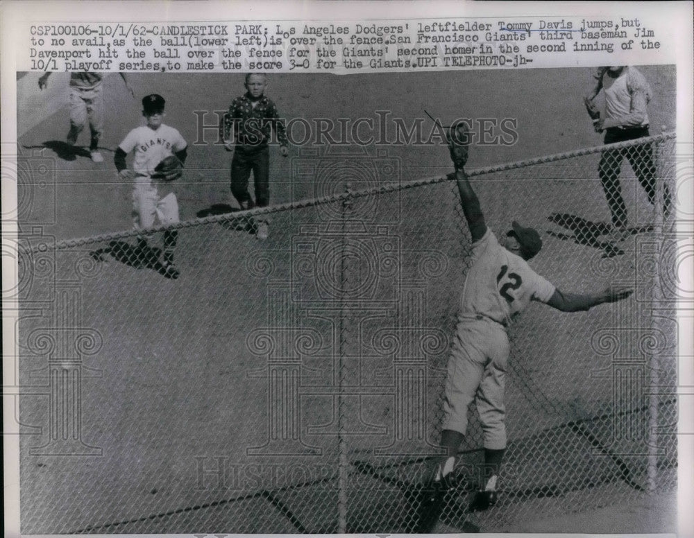 1962 Press Photo Los Angeles Dodgers Leftfielder Tommy Davis &amp; Jim Davenport - Historic Images