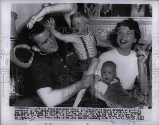 1956 Press Photo Jim Gentile of the Dodgers - Historic Images